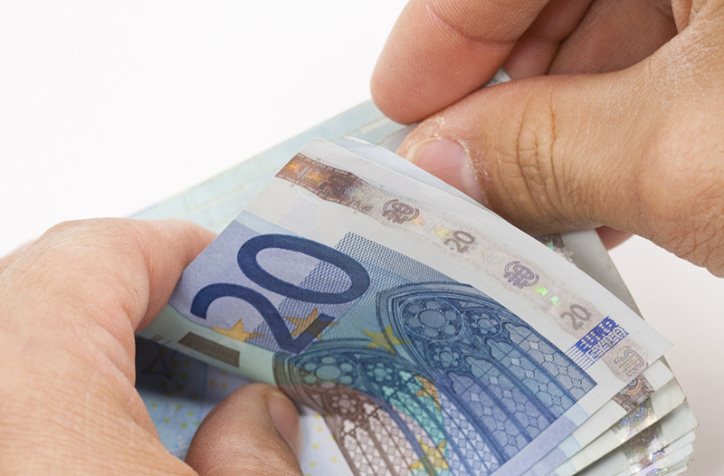 epidomata oikogeneiaka