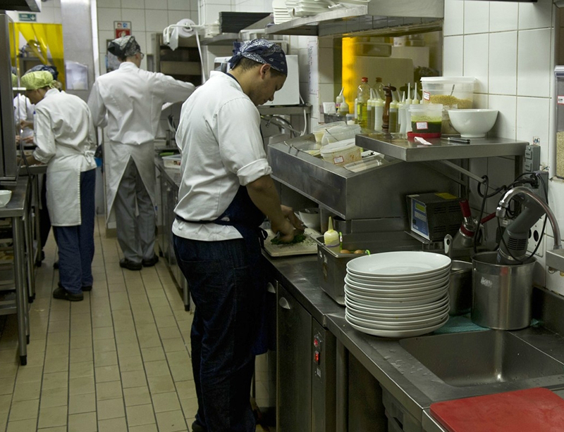 ergazomenoi estiatorio