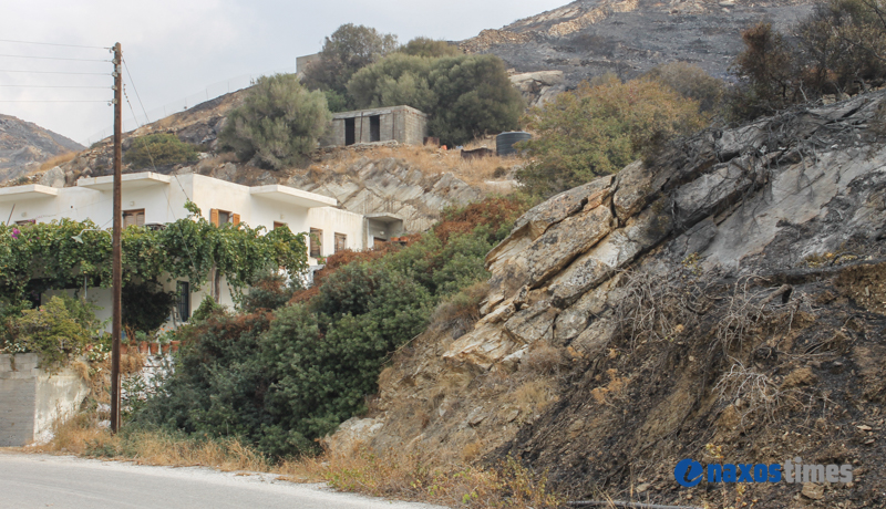 fotia komiaki xilia vrisi 30