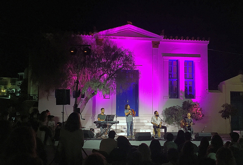 famellos drogosis mouzourakis folegandros 10