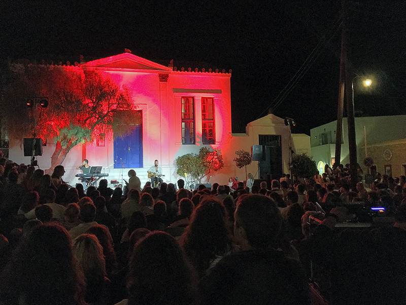 famellos drogosis mouzourakis folegandros 12