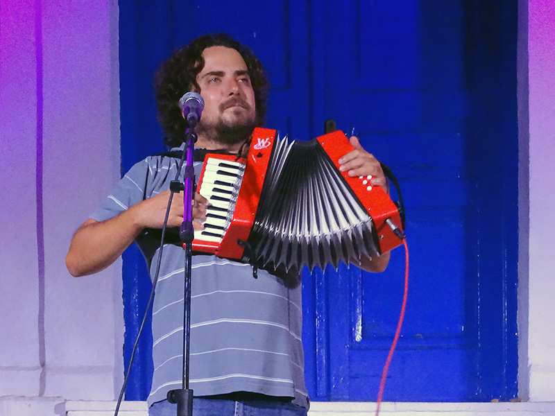 famellos drogosis mouzourakis folegandros 2