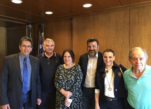 filoti synantisi kamini