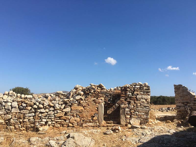 naxos agrotika mnimeia