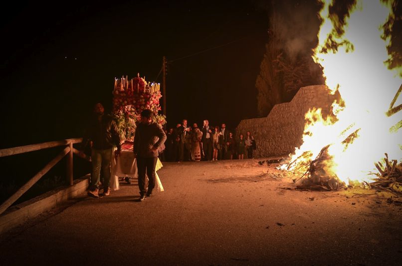 perifanes melanes 00