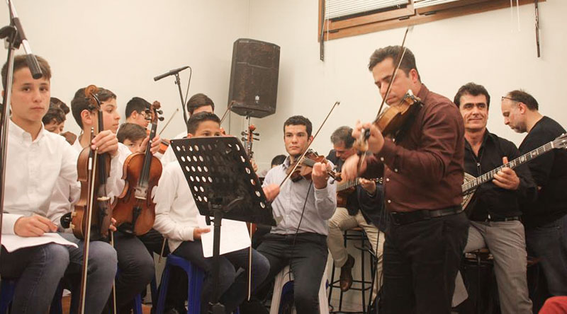 mathites apeiranthos mousiki 7