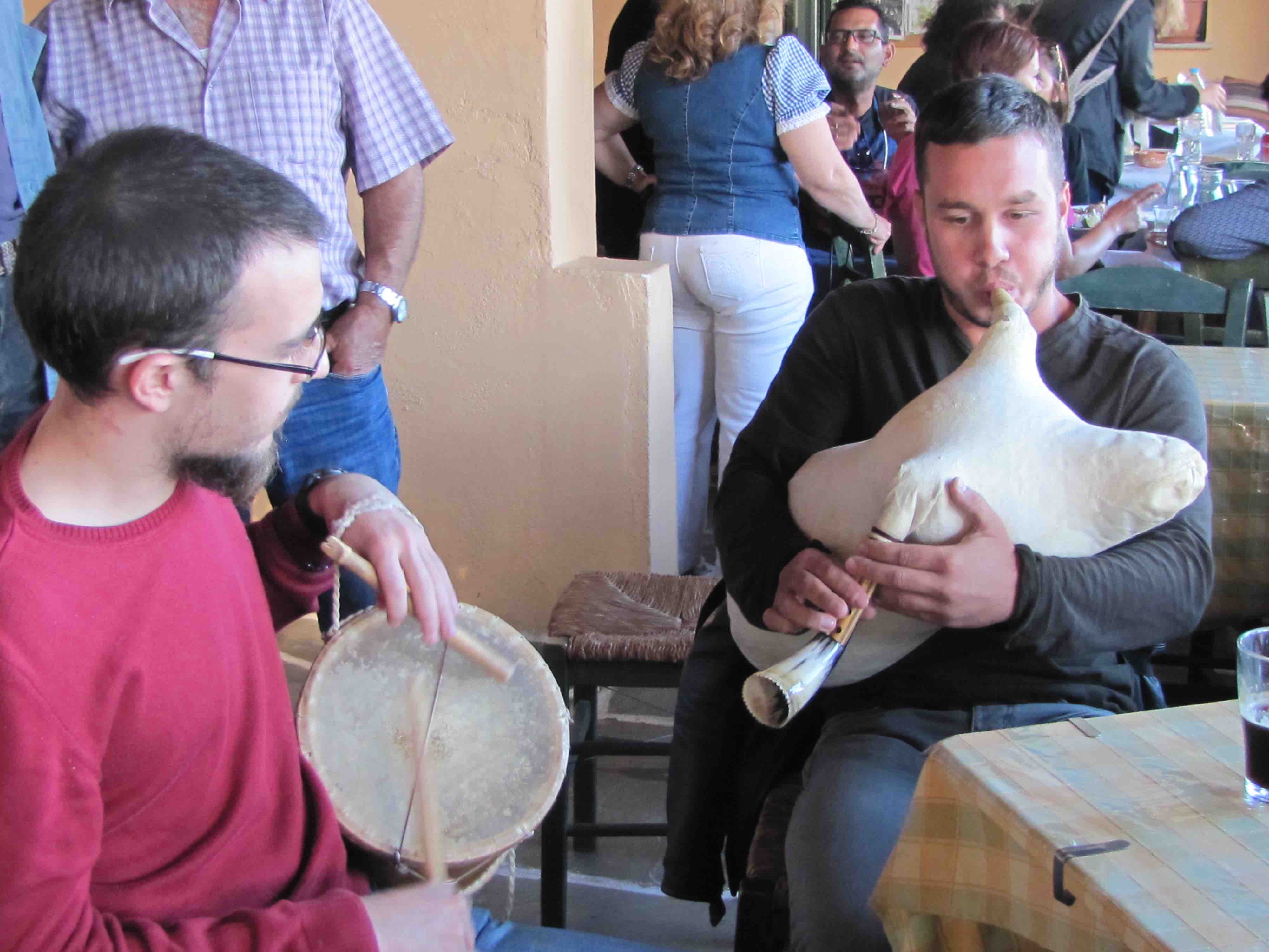 sinantisi laikon pnefston 2017 3