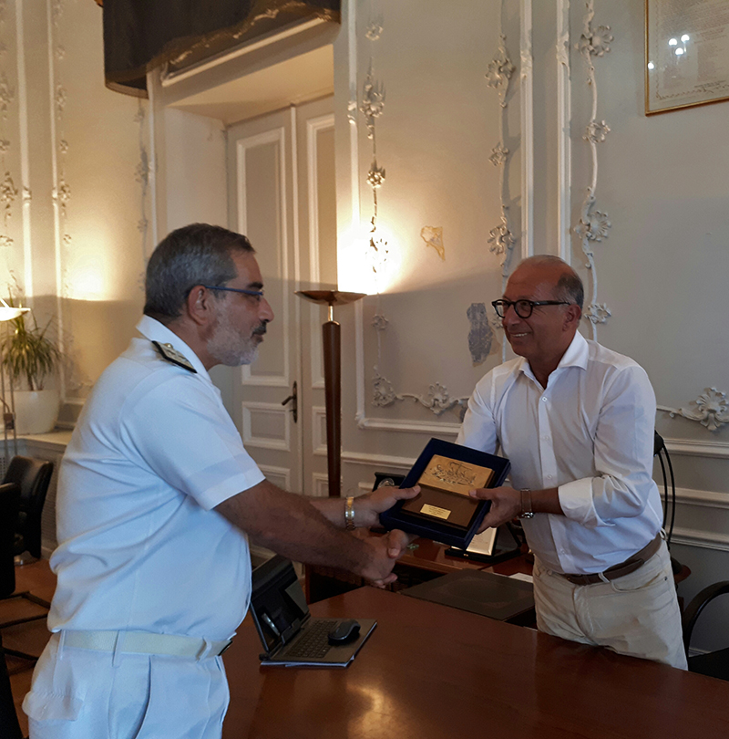 leontaritis dioikitis nafstathmos salaminas 1