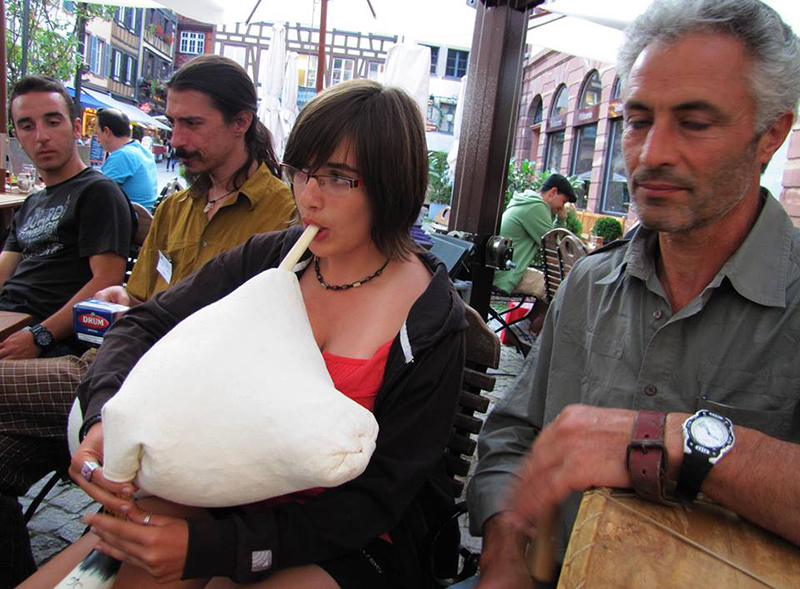 moysikes synantiseis 4