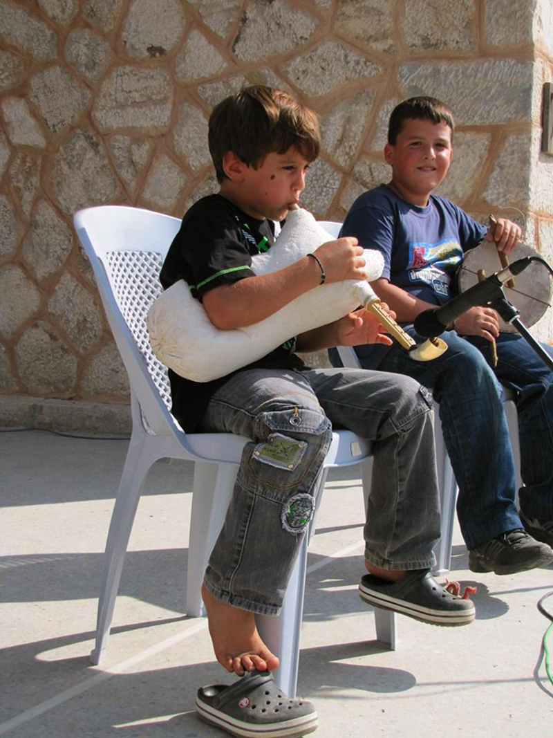 moysikes synantiseis 7