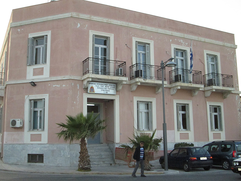 pyrosbestiki syros 1