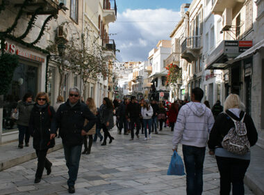 paramoni xristoygennon 2