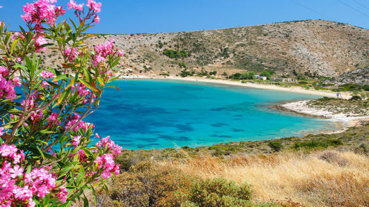 Ηρακλειά: Αξέχαστες διακοπές σε ένα από τα πιο ήσυχα και οικογενειακά νησιά της Ελλάδας