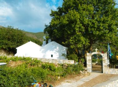 agios kostantinos komiaki