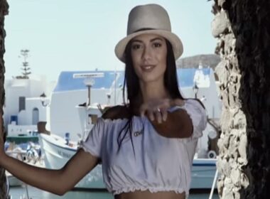 paros video tragoudi