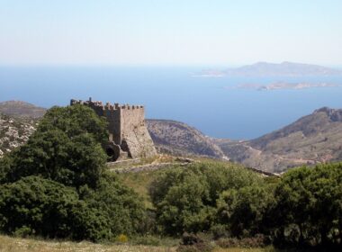 danakos moni fotodoti