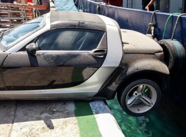 sygrousi skafos amaksi 2