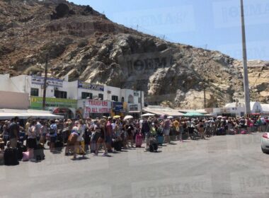 limani santorinis vomva 2