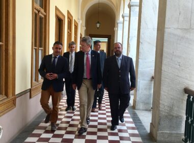 maragkos amerikanos presbis aygoystos 2017 2