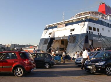 nisos mykonos peiraias