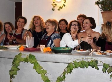 paros oinikos politismos