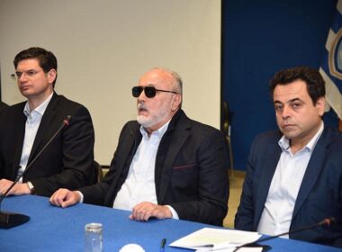 koyroymplis santorinios kalamatianos