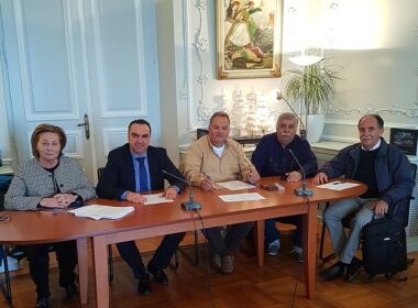 epitropi periballontos perifereia synedriasi syros