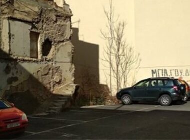 spiti kazantzaki parking 1