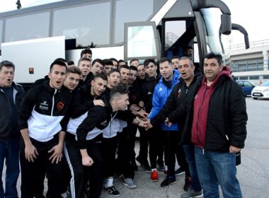 mikti neon eps kykladon