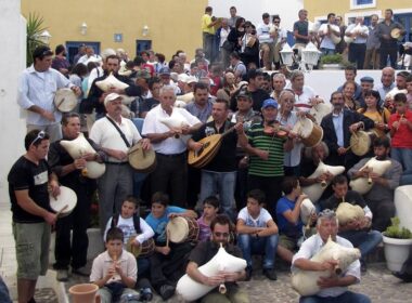 moysikes synantiseis 2