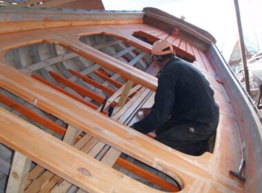 paradosiako xylino skafos