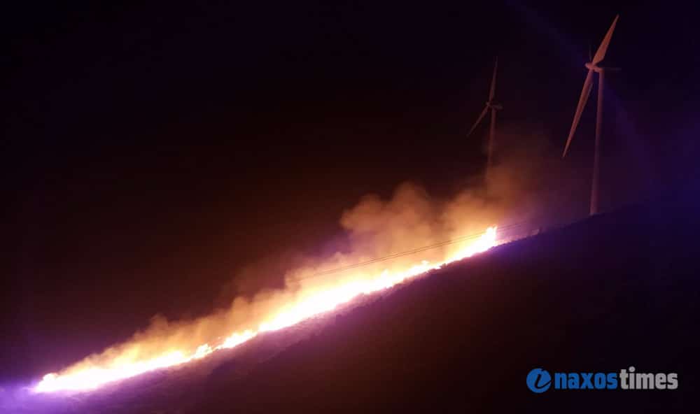 Μεγάλη φωτιά στην Κόρωνο