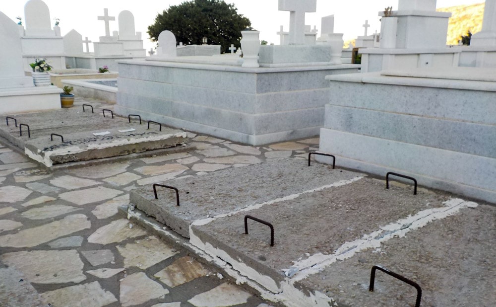 Απείρανθος: μεταφορά οστών από τάφο σε άλλο τάφο