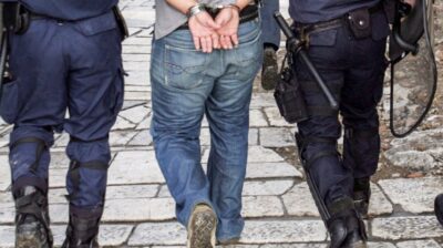 Συλλήψεις στις Κυκλάδες παράνομη απασχόληση υπαλλήλου