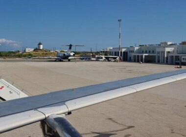 αεροπορικές συνδέσεις αεροδρόμιο Μυκόνου