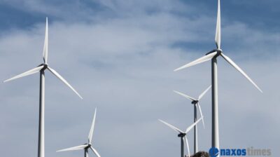 Χωροταξικό για τις ΑΠΕ: Νάξος και Άνδρος τα μόνα νησιά των Κυκλάδων που παραμένουν «ανοιχτά» για νέα αιολικά