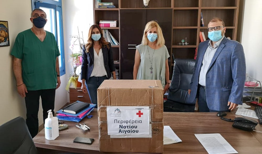 Ένας φορητός αναπνευστήρας παραδόθηκε από την περιφέρεια Ν. Αιγαίου στο νοσοκομείο Νάξου
