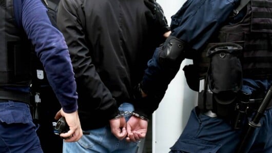 Συλλήψεις αλλοδαπών σε Σαντορίνη και Μύκονο