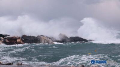 Λιμεναρχεία Νάξου και Σύρου: Εφιστούν την προσοχή λόγω αναγγελίας θυελλωδών ανέμων