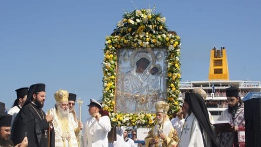 Παναγία Εκατονταπυλιανή στην Πάρο: Συγκίνηση και ευλάβεια στην Λιτάνευση της Ιερής Εικόνας