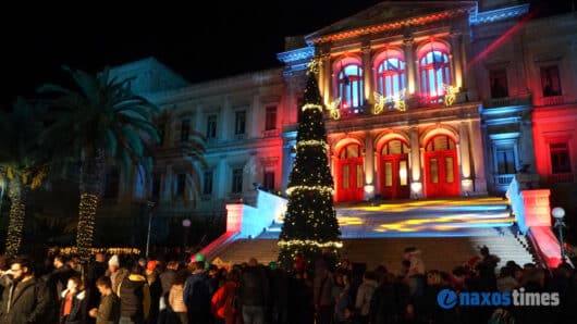 Εντυπωσιακή η εκδήλωση φωταγώγησης του χριστουγεννιάτικου δέντρου (video+φώτος)
