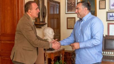 Συνάντηση του υποψήφιου δημάρχου Άρη Ρώτα με τον νυν Δήμαρχο Σύρου-Ερμούπολης