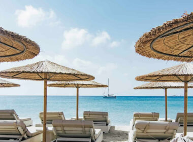 παραλίες ομπρελοξαπλώστρες