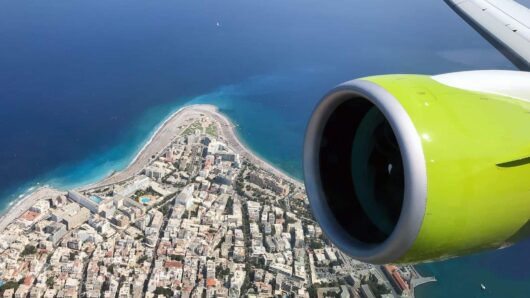Με 6,5 εκ. διεθνείς αεροπορικούς επιβάτες κλείνει το τουριστικό 2023 για τα διεθνή αεροδρόμια του Νοτίου Αιγαίου