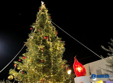 άναμμα Χριστουγεννιάτικου δέντρου