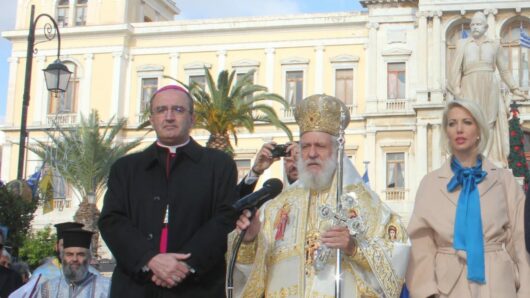 Κ. Μονογυιού: «Τιμούμε τον προστάτη των ναυτικών μας και Πολιούχο της Σύρου, Άγιο Νικόλαο»