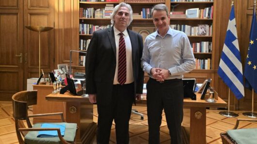 Με τον Πρωθυπουργό Κυριάκο Μητσοτάκη συναντήθηκε ο Δήμαρχος Τήνου Παναγιώτης Κροντηράς