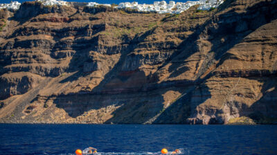 7ο Santorini Experience: Τρέξιμο με θέα την Καλντέρα και κολύμβηση από το Ηφαίστειο