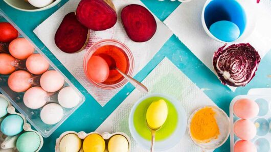 Πασχαλινά αυγά: Πώς να τα βάψετε φυσικά