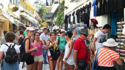 Δεκάδες χιλιάδες Τούρκοι τουρίστες ετοιμάζονται να ταξιδέψουν στα ελληνικά νησιά του Αιγαίου τον Ιούνιο